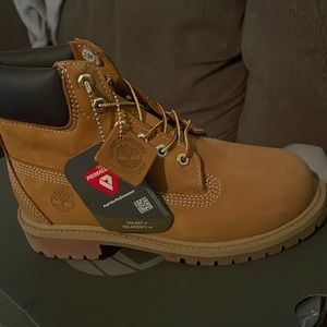 Brand new pair of Wheat Timberlands